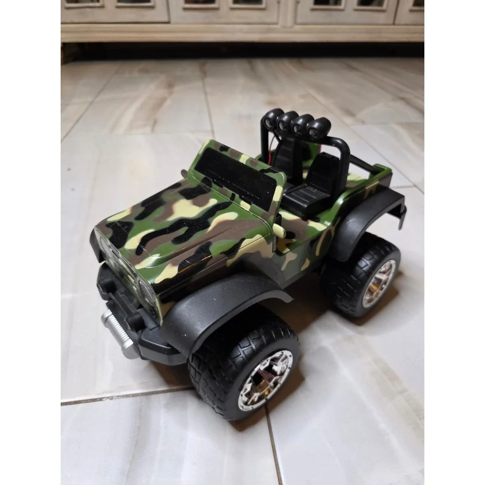 MerchSource Toy RC 4x4 Camo Jeep Off-Road Truck DX2013B Camouflage‎ No Remote